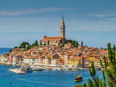 Panorama Rovinj | Das malerische Rovinj liegt an der Westküste Istriens zwischen Porec und Pula. Mit der idyllischen Altstadt ist sie eine der schönsten Städte Kroatiens.