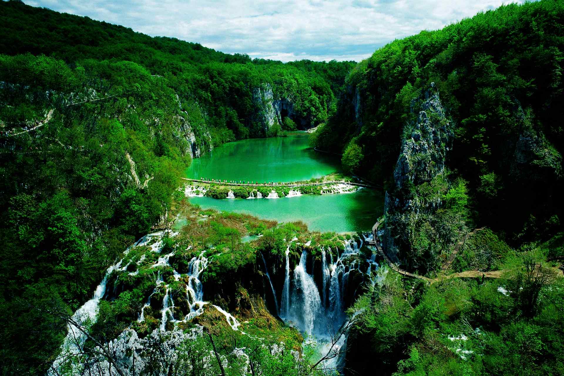 Nationalpark Plitvicer Seen | Der bekannteste und älteste (seit 1949) Nationalpark Kroatiens. 1979 zum UNESCO-Welterbe erklärt.